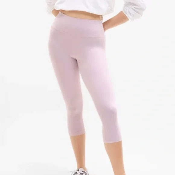 🏷️NWT Athleta Transcend Capri Legging High Rise Lilac Sky Purple Size Medium $79